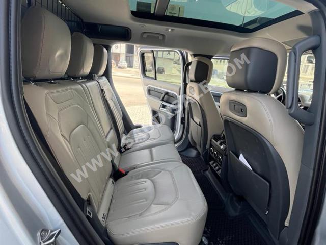 2020 لاند روفر ديفيندر اتش اس اي