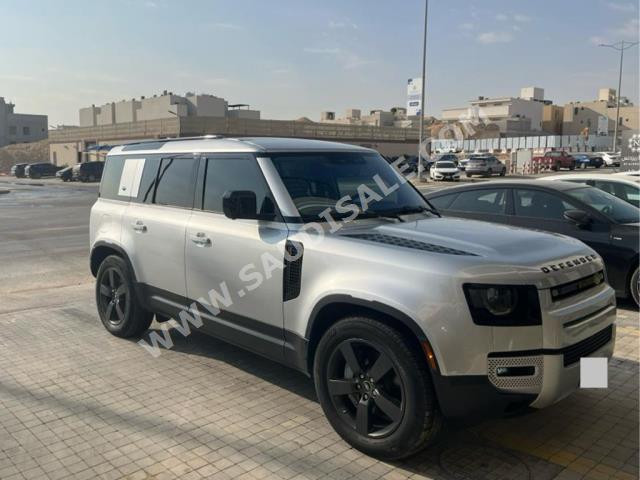 2020 لاند روفر ديفيندر اتش اس اي
