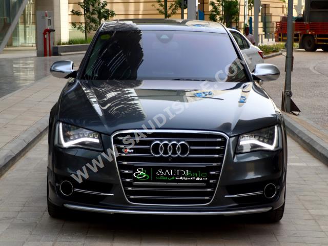 2013 اودي اس 8