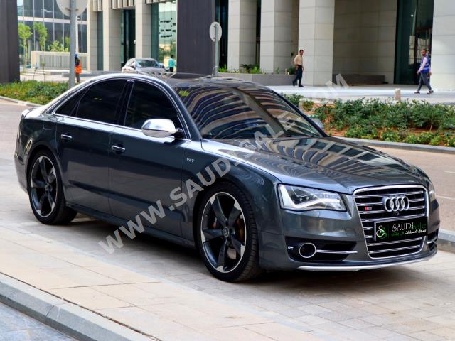 2013 اودي اس 8