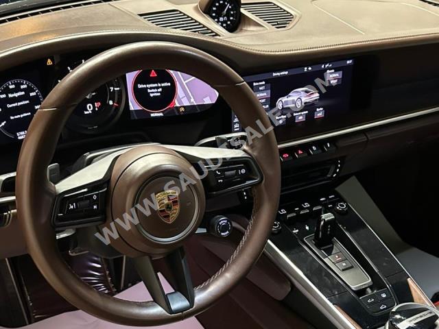 2021 بورش 911 كاريرا