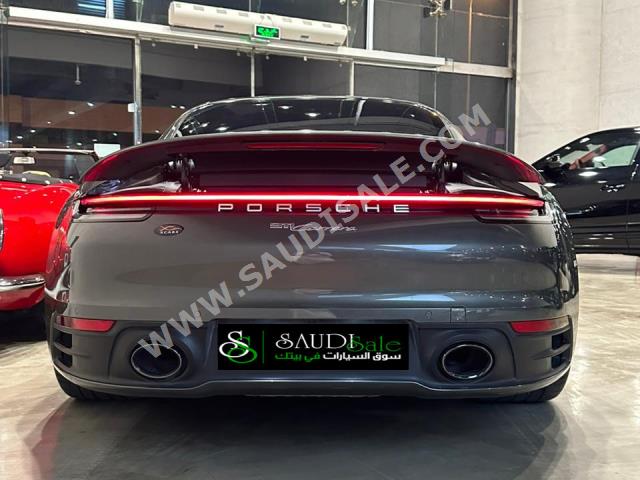2021 بورش 911 كاريرا
