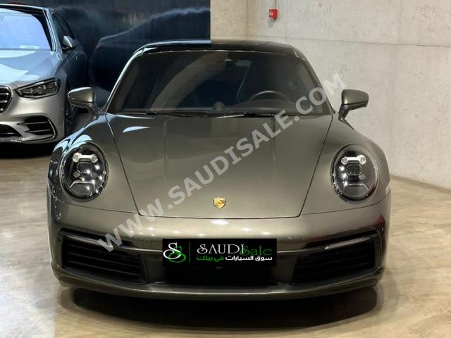 2021 بورش 911 كاريرا