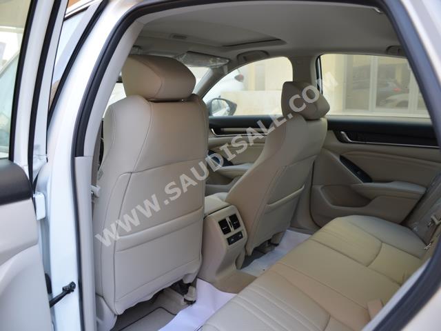 2022 هوندا اكورد سبورت