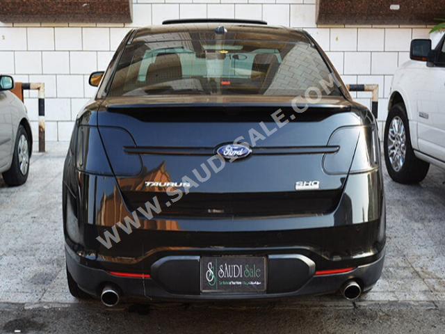 2010 Ford Taurus SHO