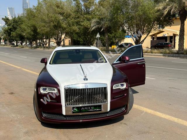 2015 رولز رويس قوست