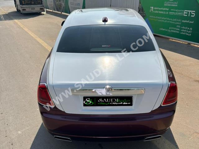 2015 رولز رويس قوست