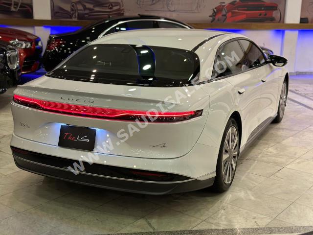 2024 لوسيد اير بيور