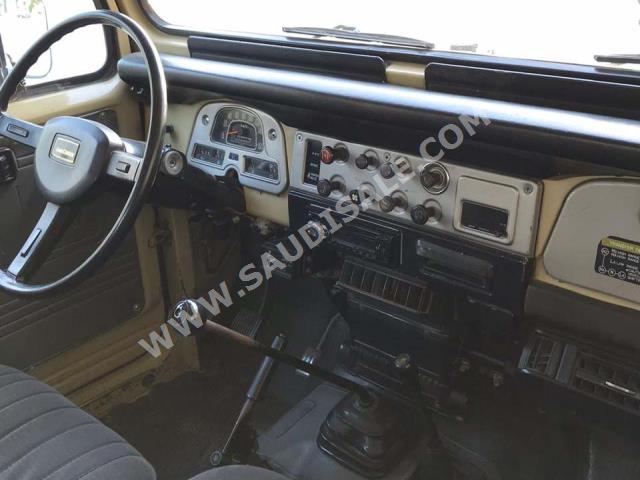 1984 تويوتا لاند كروزر ربع