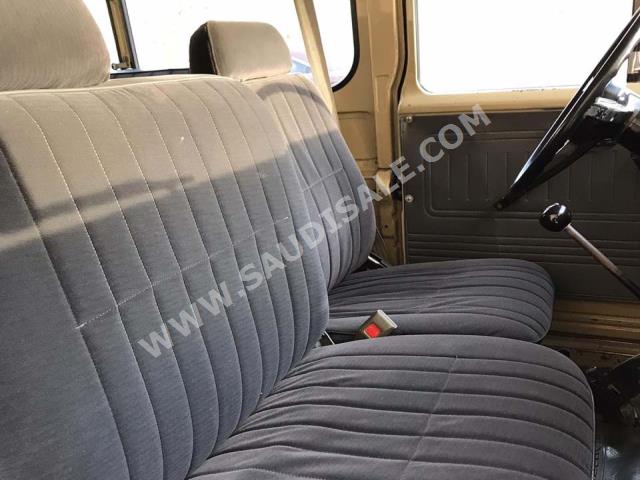 1984 تويوتا لاند كروزر ربع