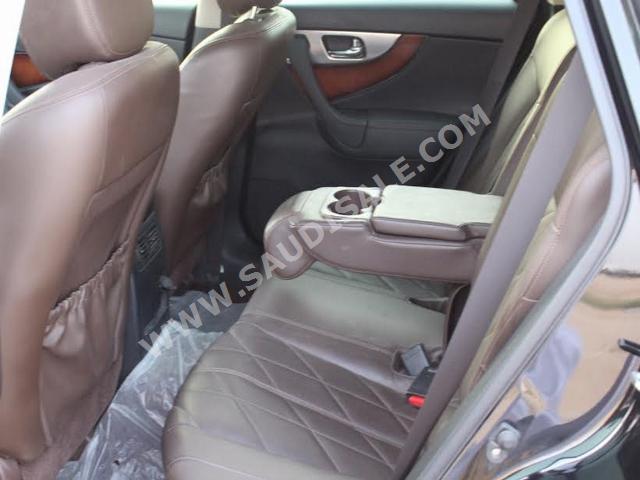 2010 انفينيتي اف اكس 35