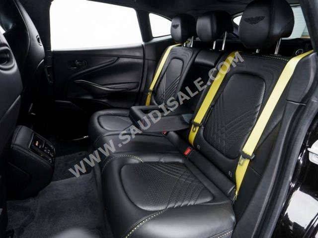 2021 استون مارتن دي بي اكس