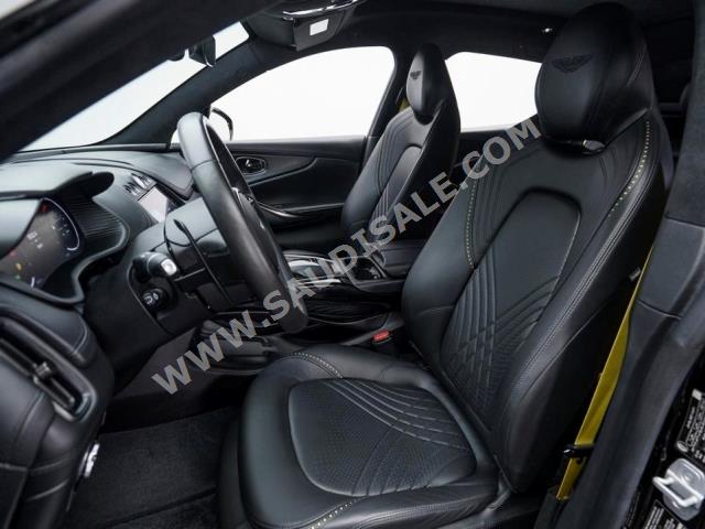 2021 استون مارتن دي بي اكس