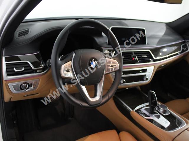 2020 بي ام دبليو الفئة السابعة 740 إل أي