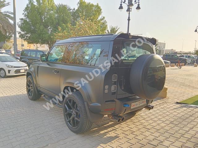 2021 لاند روفر ديفيندر 90