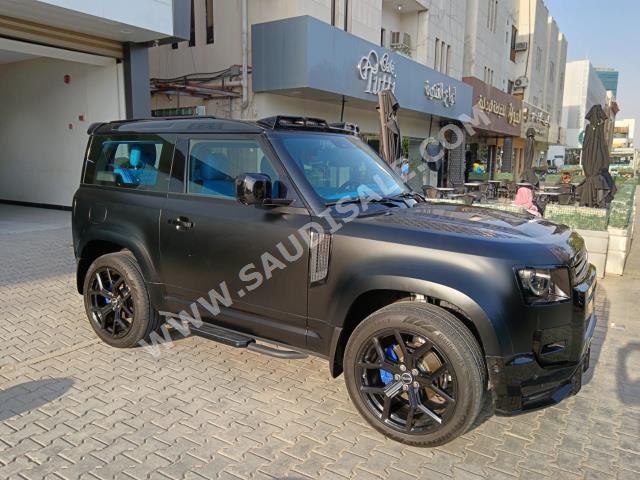 2021 لاند روفر ديفيندر 90