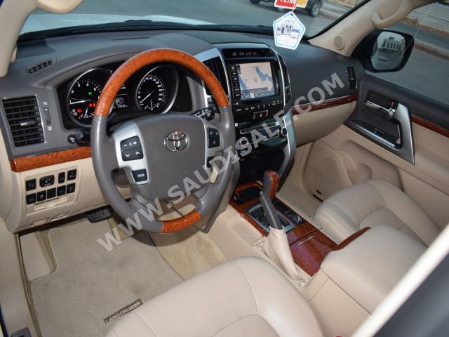 2014 Toyota Land Cruiser VXR