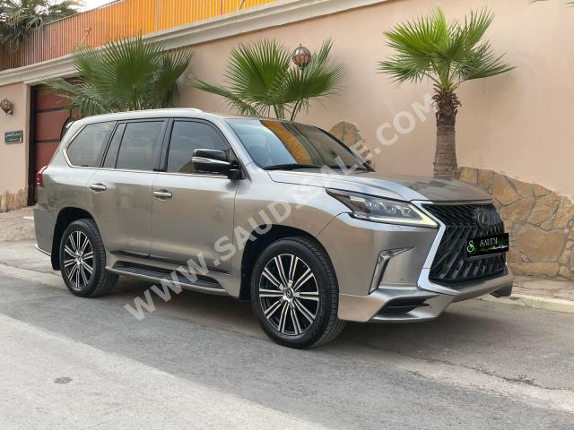 2018 لكزس إل إكس 570