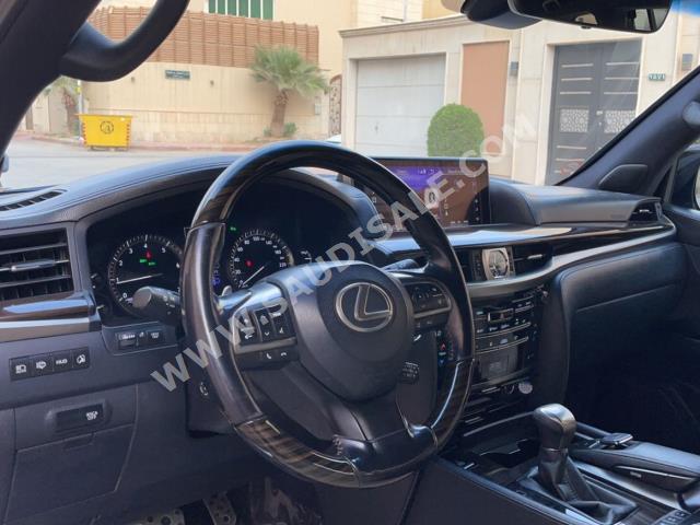 2018 لكزس إل إكس 570