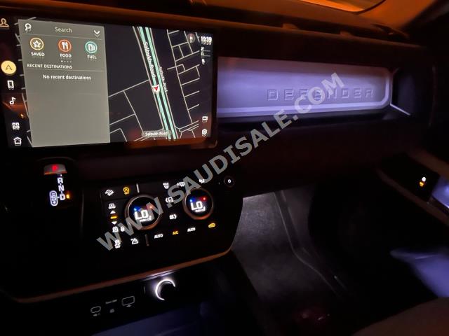 2023 لاند روفر ديفيندر اتش اس اي