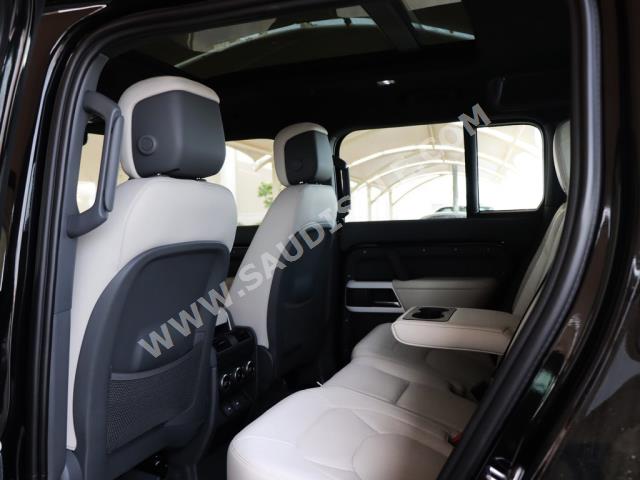 2023 لاند روفر ديفيندر اتش اس اي