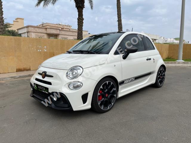 2022 فيات ابارث 595 كومبيتزيون