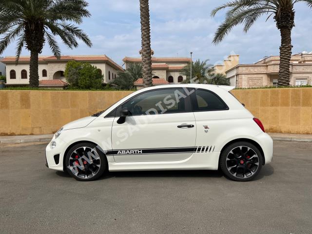 2022 فيات ابارث 595 كومبيتزيون