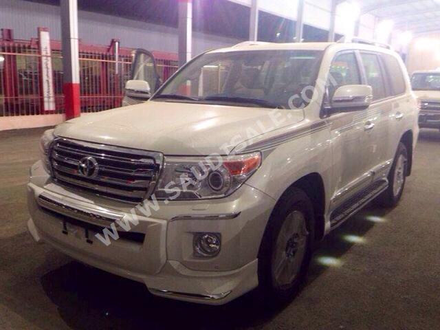 2014 Toyota Land Cruiser GXR