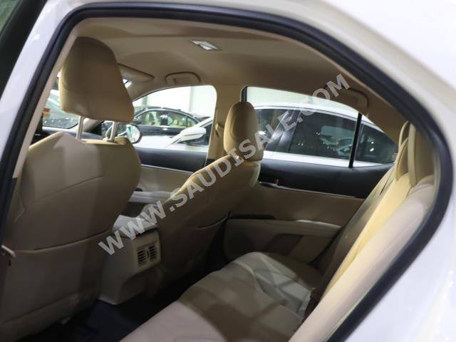 2019 تويوتا كامري ال اي