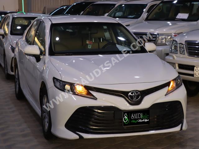 2019 تويوتا كامري ال اي