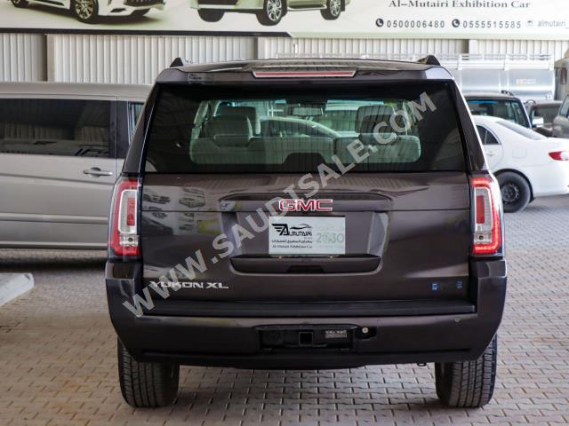 2017 جي ام سي يوكون اس ال اي