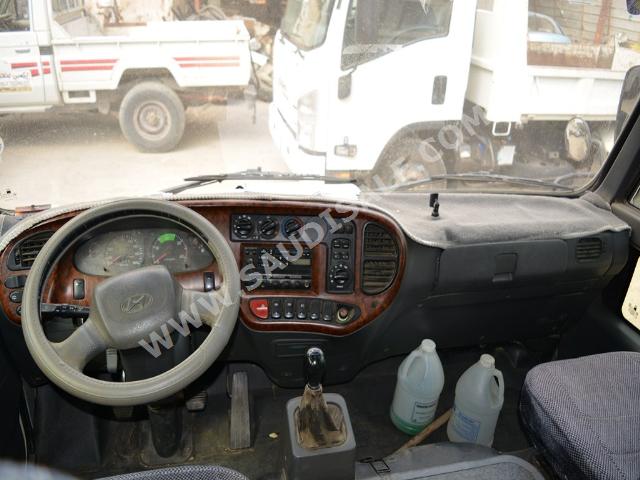 2004 Hyundai Bus County