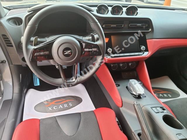 2023 نيسان زد 400