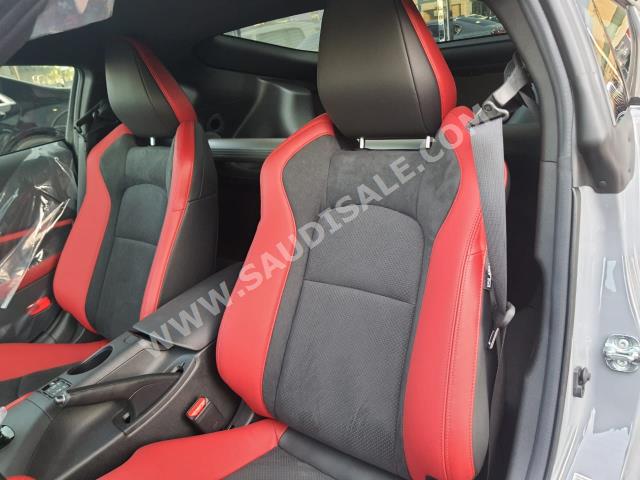 2023 نيسان زد 400