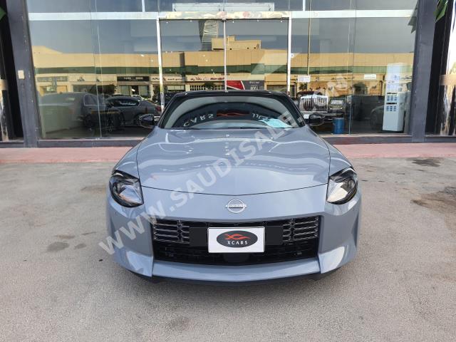 2023 نيسان زد 400