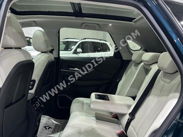 2022 فور ثينج تي 5 ايفو