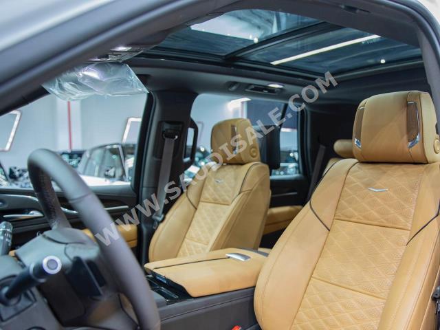 2024 كاديلاك اسكاليد سبورت