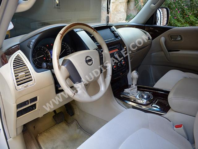 2010 نيسان باترول