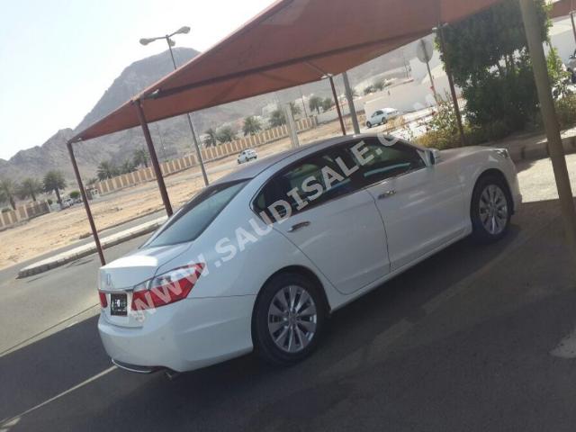 2014 هوندا اكورد