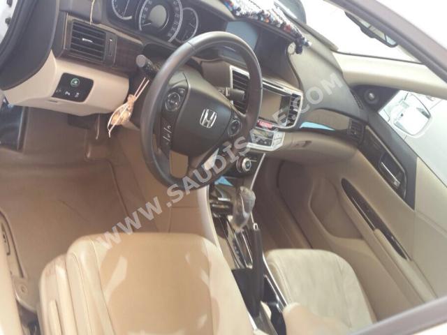 2014 هوندا اكورد