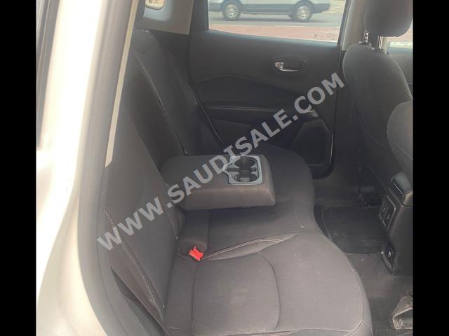 2019 جييب كومباس