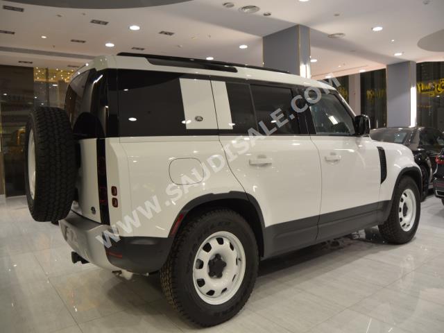 2023 لاند روفر ديفيندر