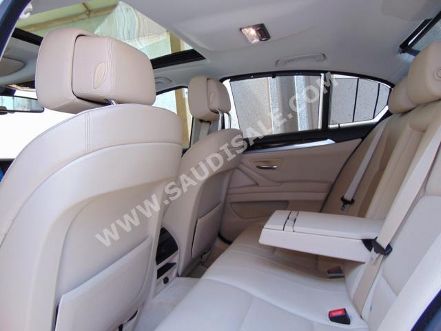 2012 بي ام دبليو الفئة الخامسة 520 أي