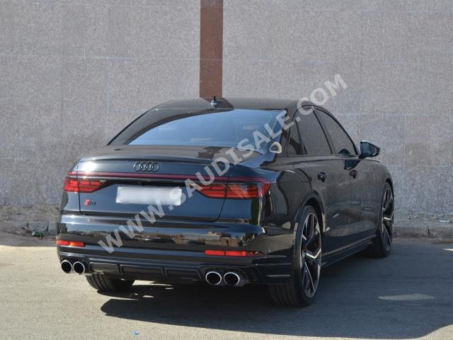 2022 اودي اس 8