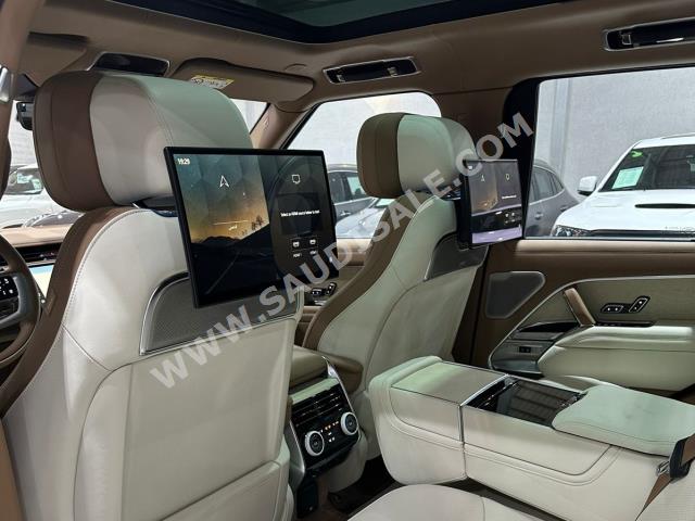 2023 لاند روفر رينج روفر اس في اوتوبيوغرافي