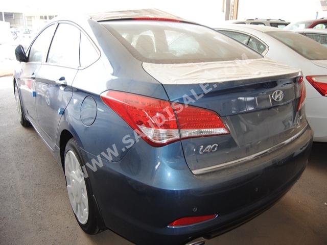 2015 هيونداي اي 40