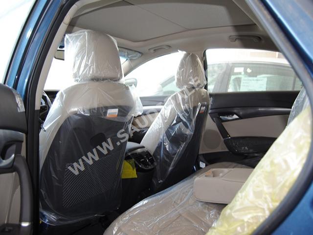 2015 هيونداي اي 40