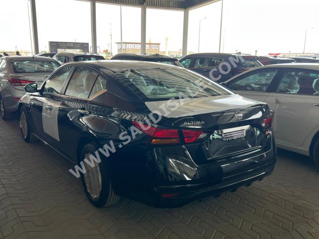 2023 نيسان التيما