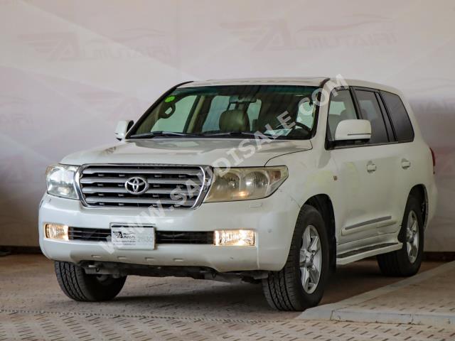 2015 تويوتا لاند كروزر في اكس ار