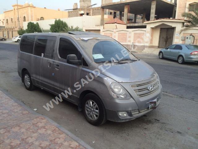 2016 هيونداي اتش 1